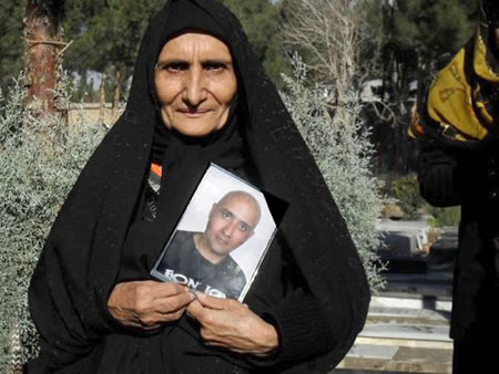گوهر عشقی، مادر ستار بهشتی
